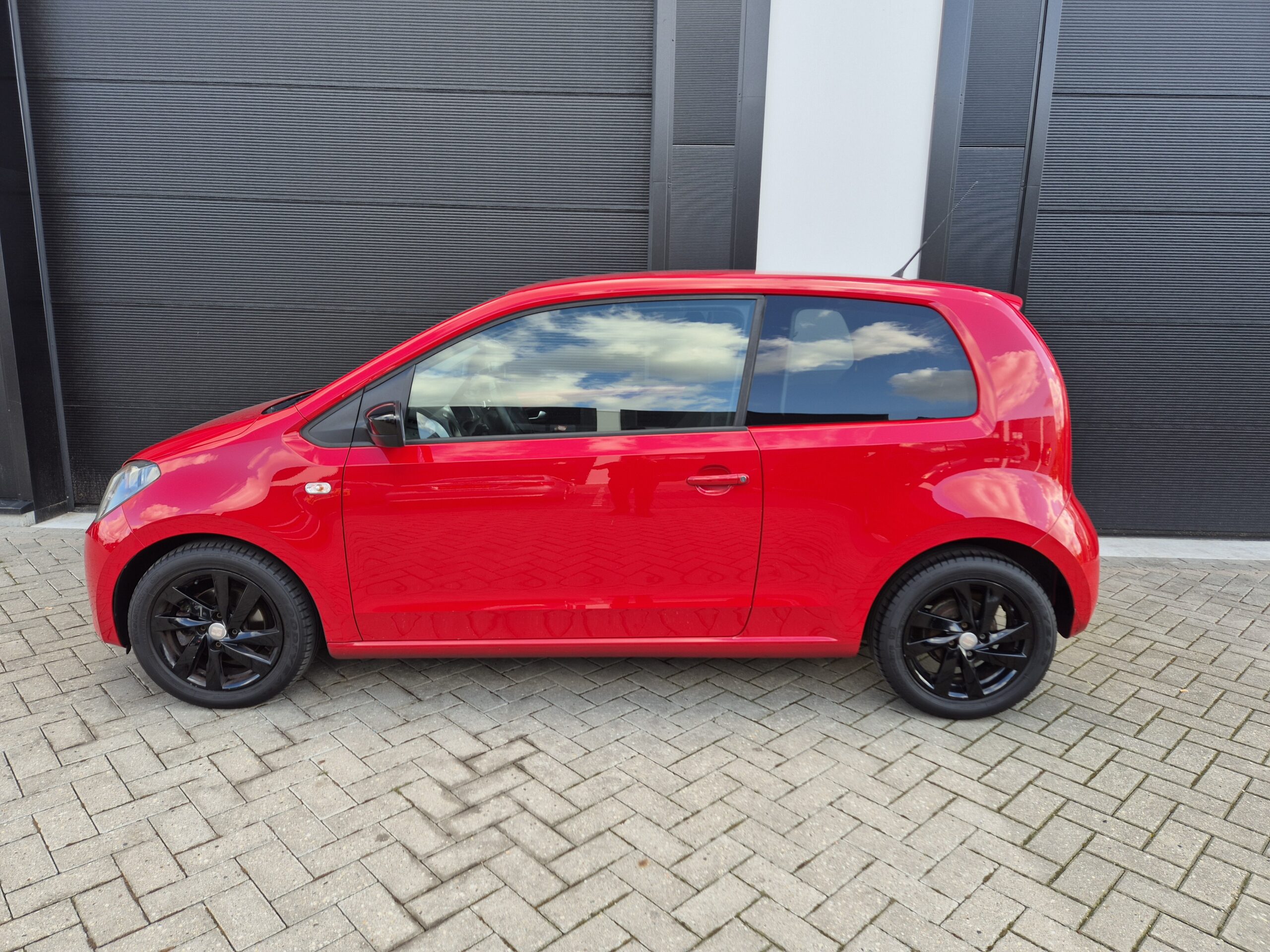 Seat Mii 1.0i / 2012 / 136.576 Km / Cruise Control / Pdc / Navigatie / Stoelverwarming / Start&Stop / Nieuwe Apk / Nieuw Onderhoud - Afbeelding 5