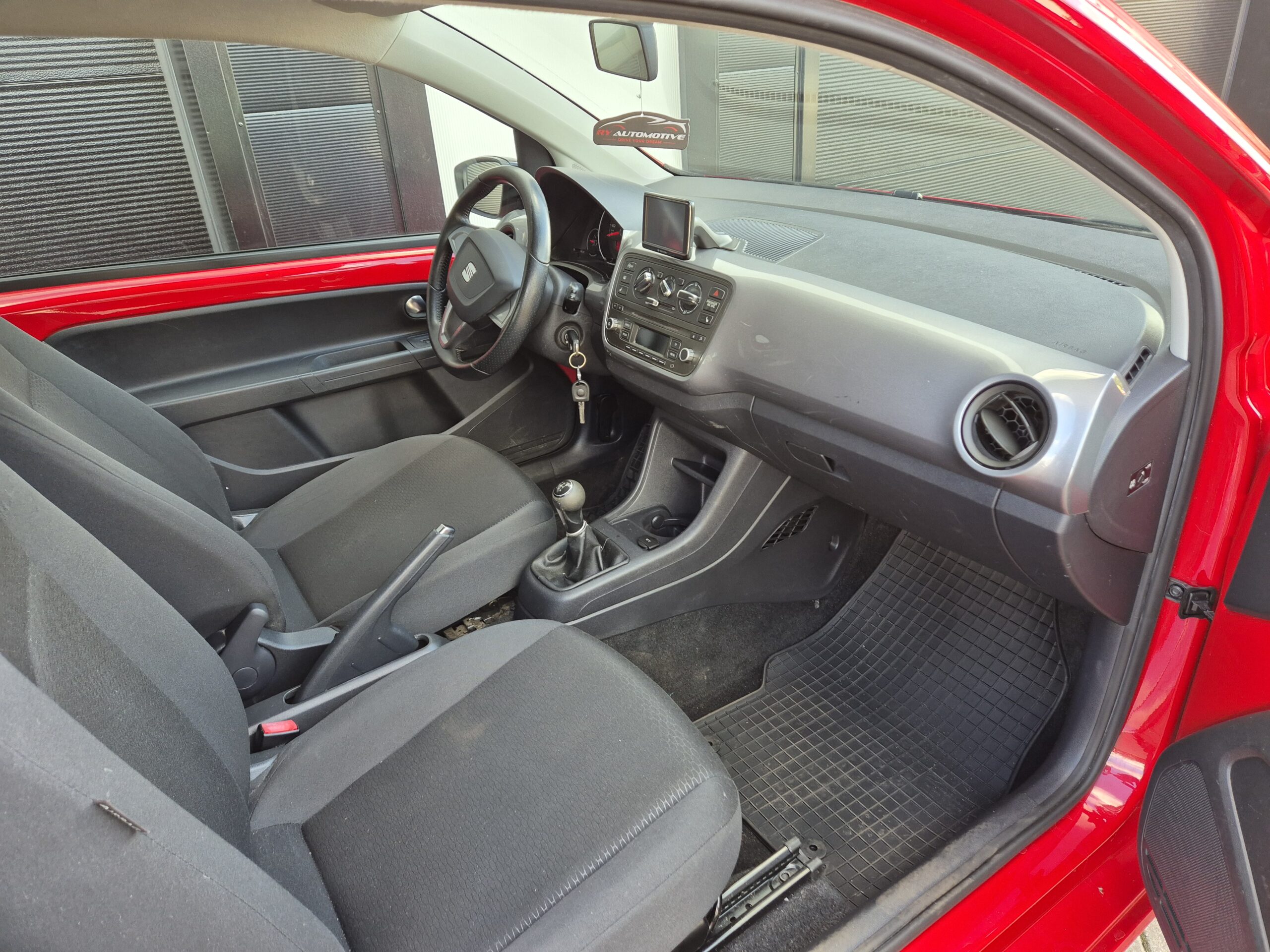 Seat Mii 1.0i / 2012 / 136.576 Km / Cruise Control / Pdc / Navigatie / Stoelverwarming / Start&Stop / Nieuwe Apk / Nieuw Onderhoud - Afbeelding 15