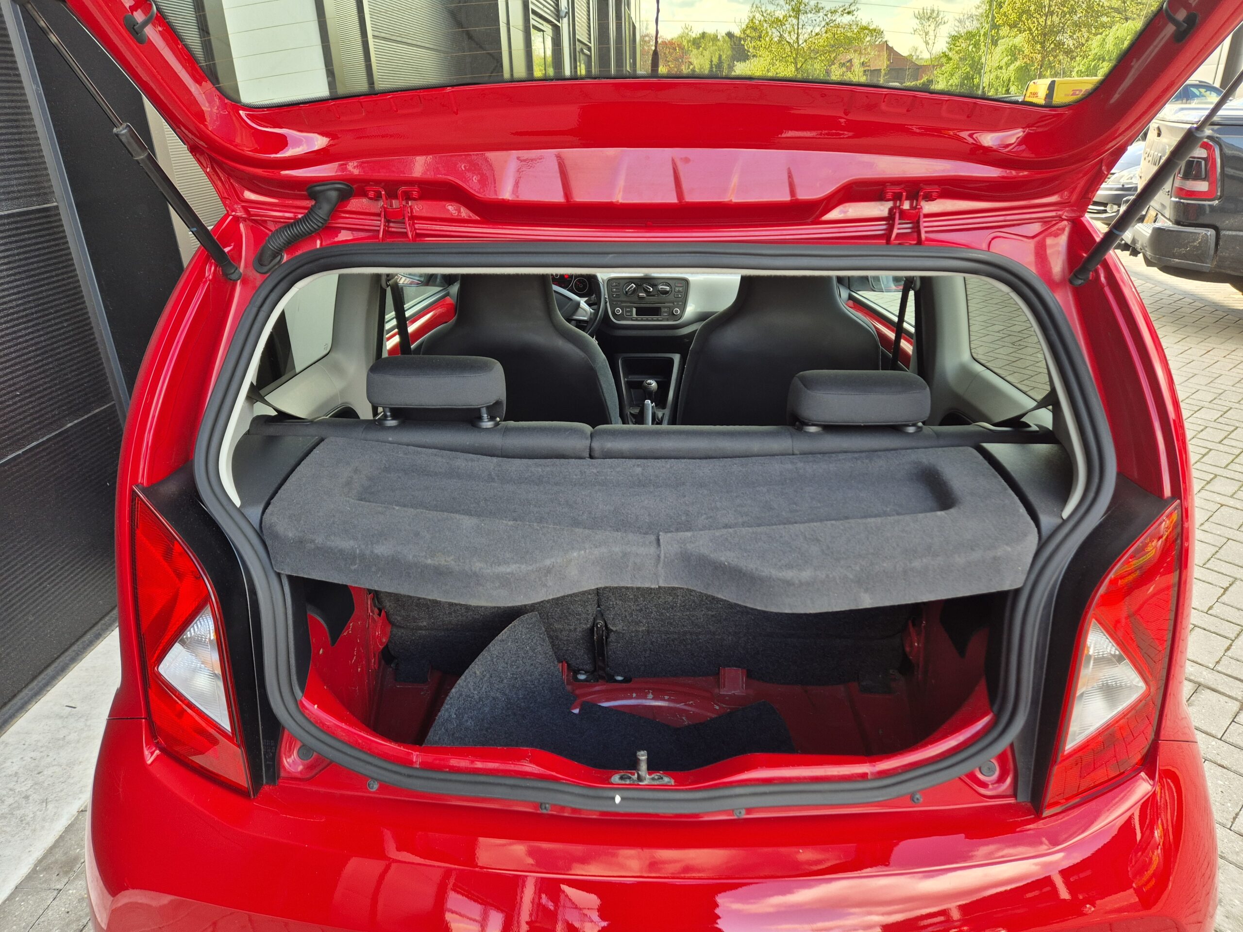 Seat Mii 1.0i / 2012 / 136.576 Km / Cruise Control / Pdc / Navigatie / Stoelverwarming / Start&Stop / Nieuwe Apk / Nieuw Onderhoud - Afbeelding 18