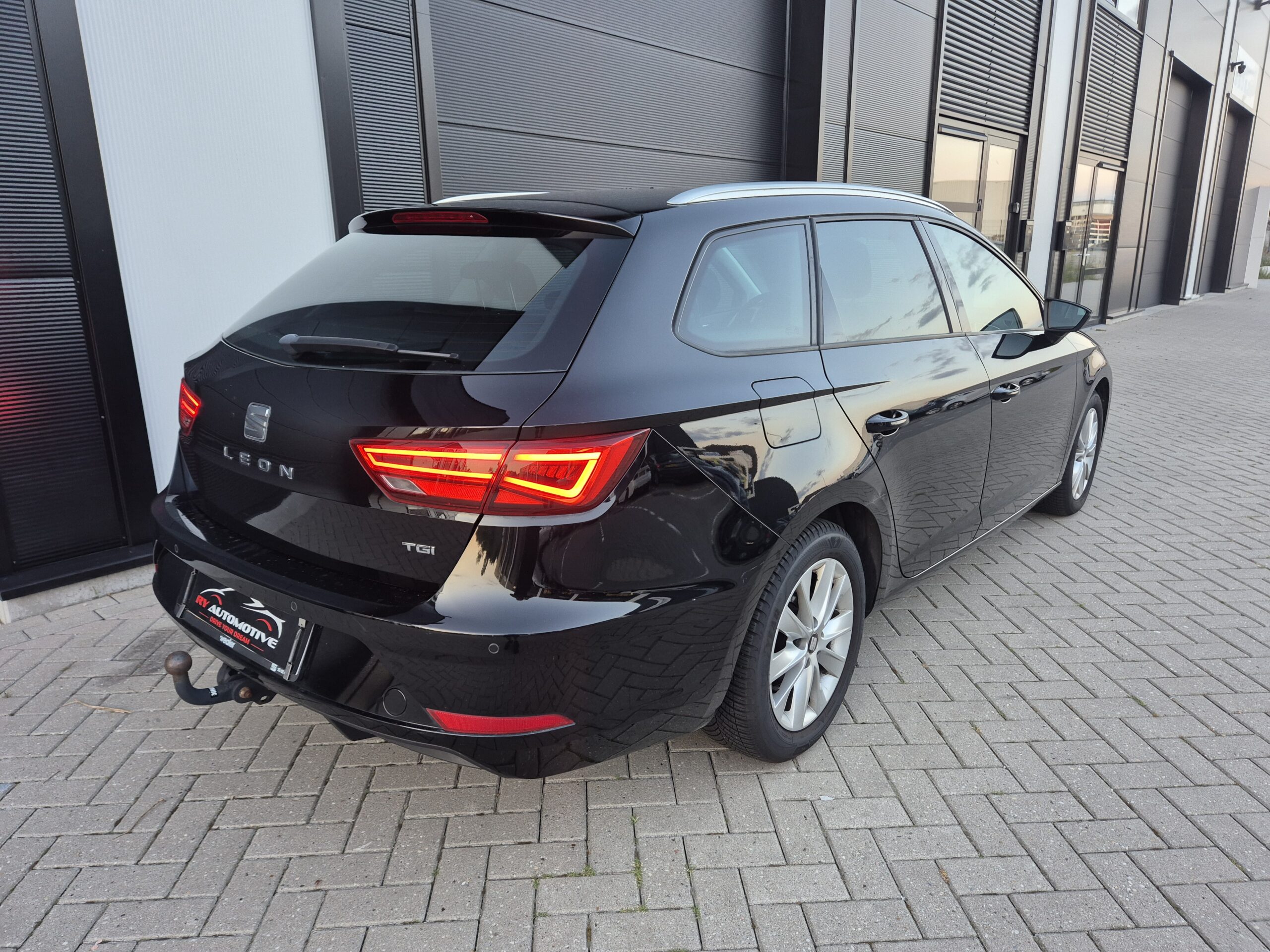 Seat Leon 1.4 Tgi ST / 2018 / 123.032 Km / Acc / Led / Navi / Nieuwe Apk / 1ste eigenaar - Afbeelding 8