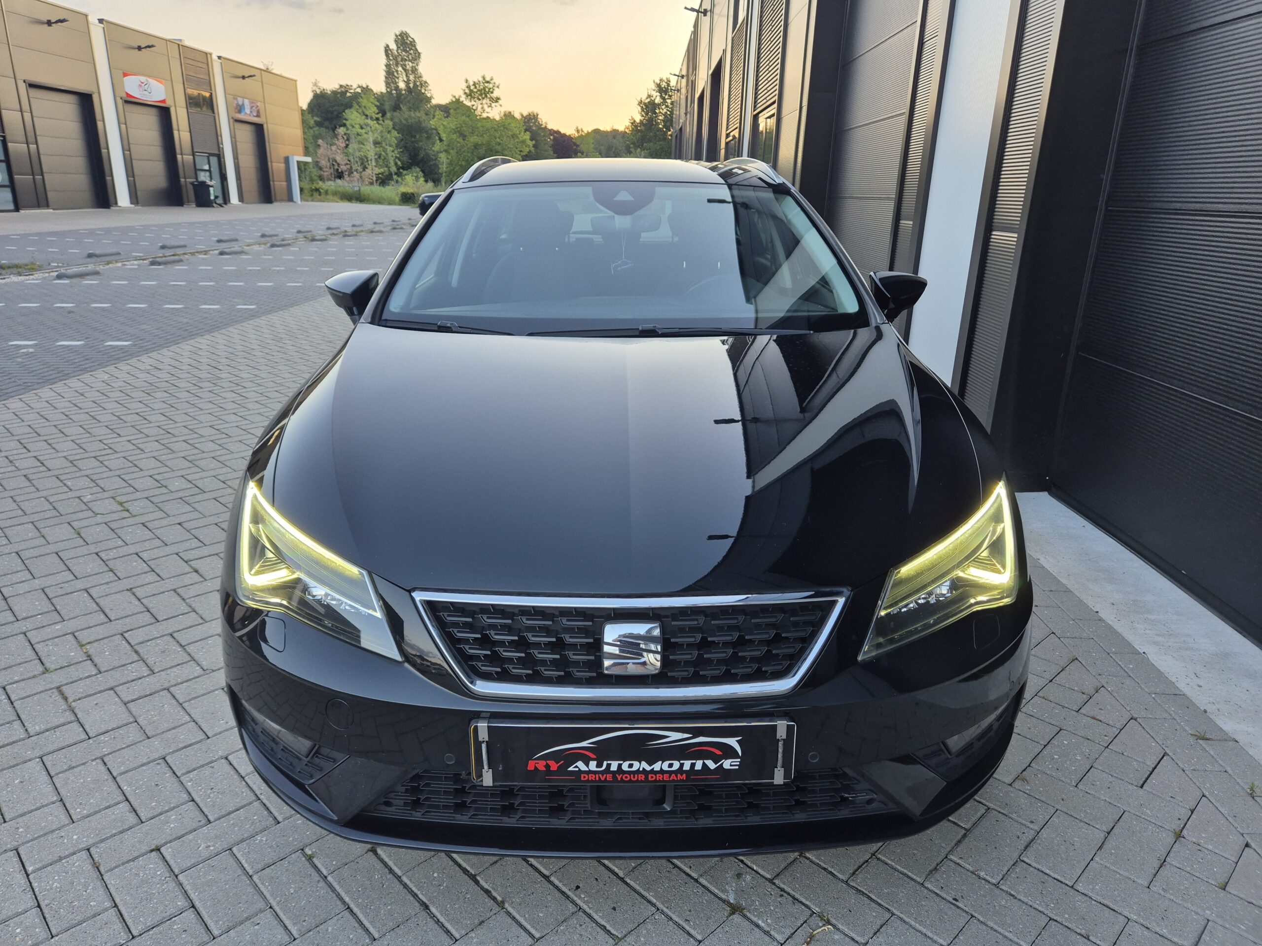 Seat Leon 1.4 Tgi ST / 2018 / 123.032 Km / Acc / Led / Navi / Nieuwe Apk / 1ste eigenaar - Afbeelding 9