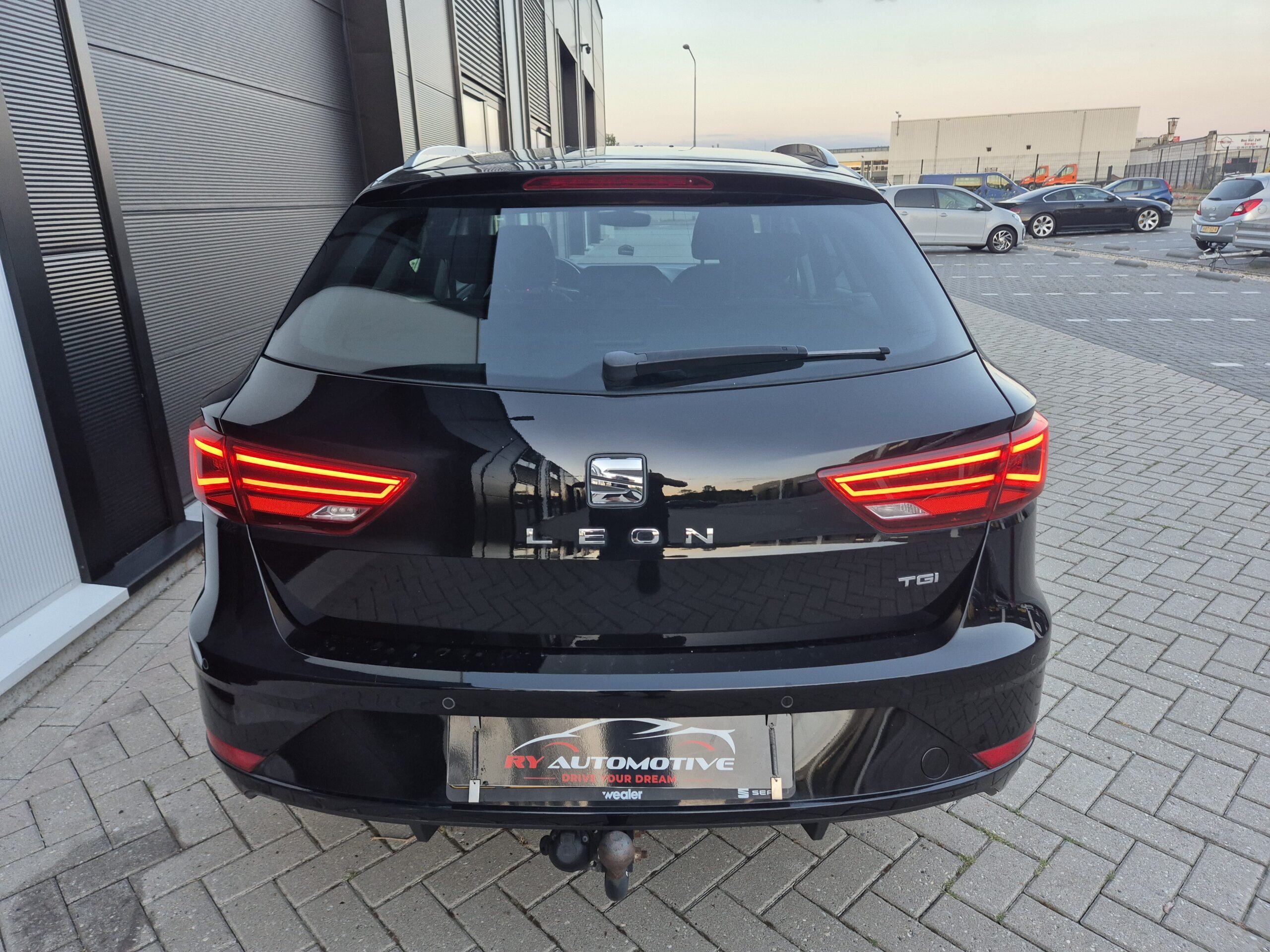 Seat Leon 1.4 Tgi ST / 2018 / 123.032 Km / Acc / Led / Navi / Nieuwe Apk / 1ste eigenaar - Afbeelding 10