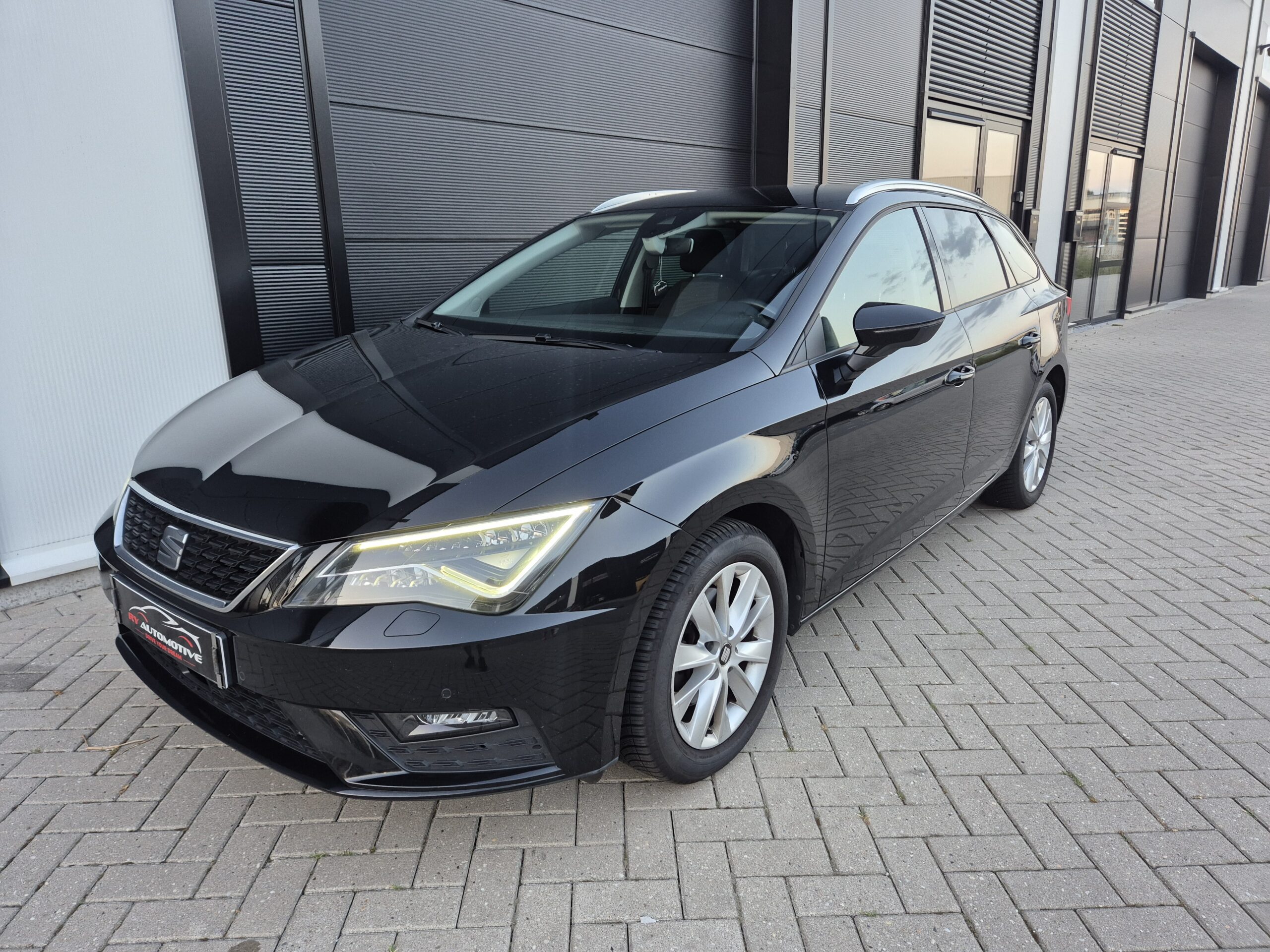 Seat Leon 1.4 Tgi ST / 2018 / 123.032 Km / Acc / Led / Navi / Nieuwe Apk / 1ste eigenaar - Afbeelding 3