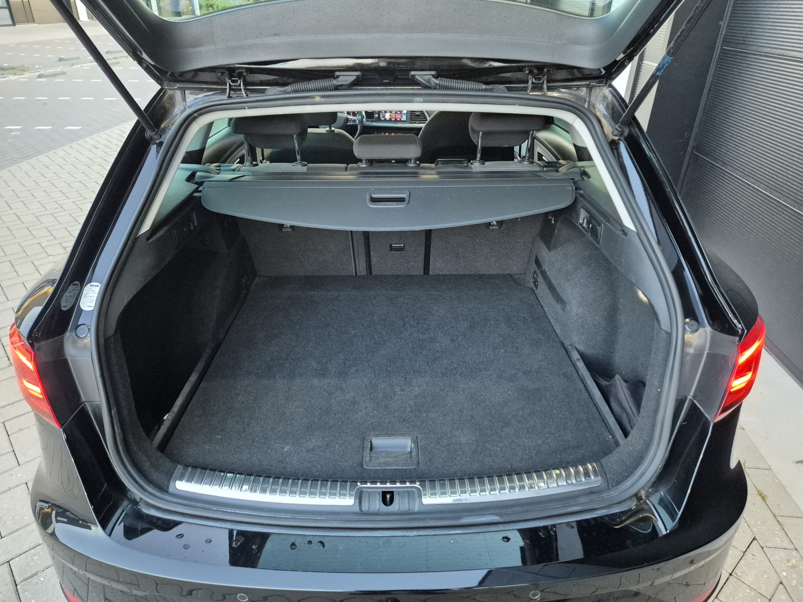 Seat Leon 1.4 Tgi ST / 2018 / 123.032 Km / Acc / Led / Navi / Nieuwe Apk / 1ste eigenaar - Afbeelding 28