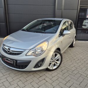 Opel Corsa 1.2i / 2012 / 5 deurs / 67.009 Km / Cruise Control / Airco / Nieuwe Apk / Groot Onderhoud