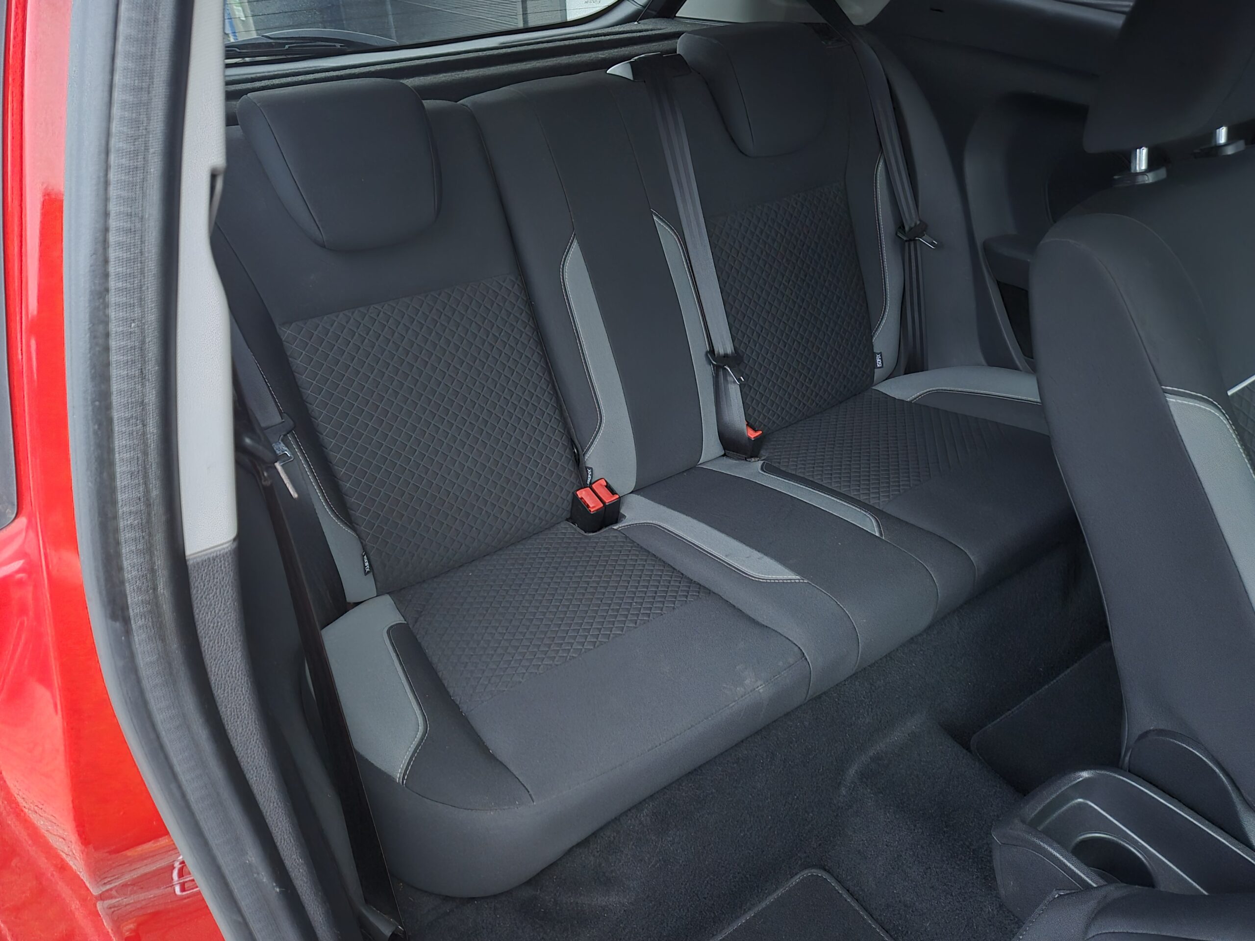 Ford Fiesta 1.25i ST-Line / 2015 / Airco / Cruise Control / Stoelverwarming / Led / 18 inch / Racing Red - Afbeelding 15