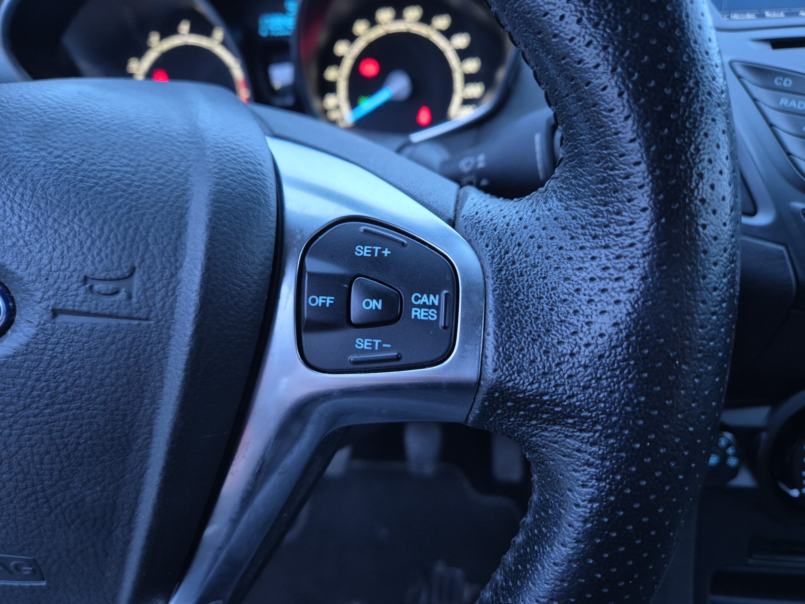 Ford Fiesta 1.25i ST-Line / 2015 / Airco / Cruise Control / Stoelverwarming / Led / 18 inch / Racing Red - Afbeelding 21